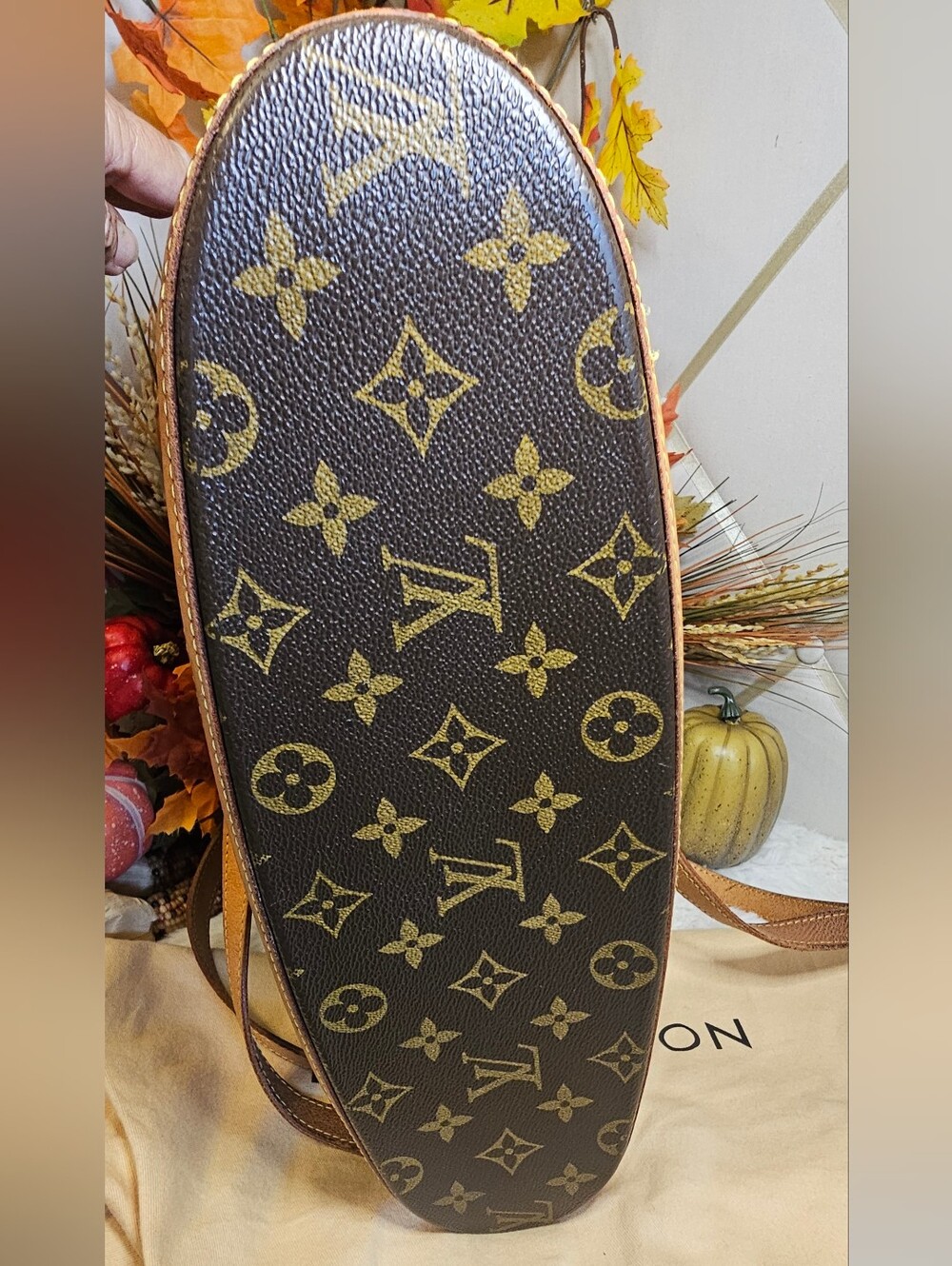 Louis Vuitton Babylone Tote Bag. - Picture 5 of 16